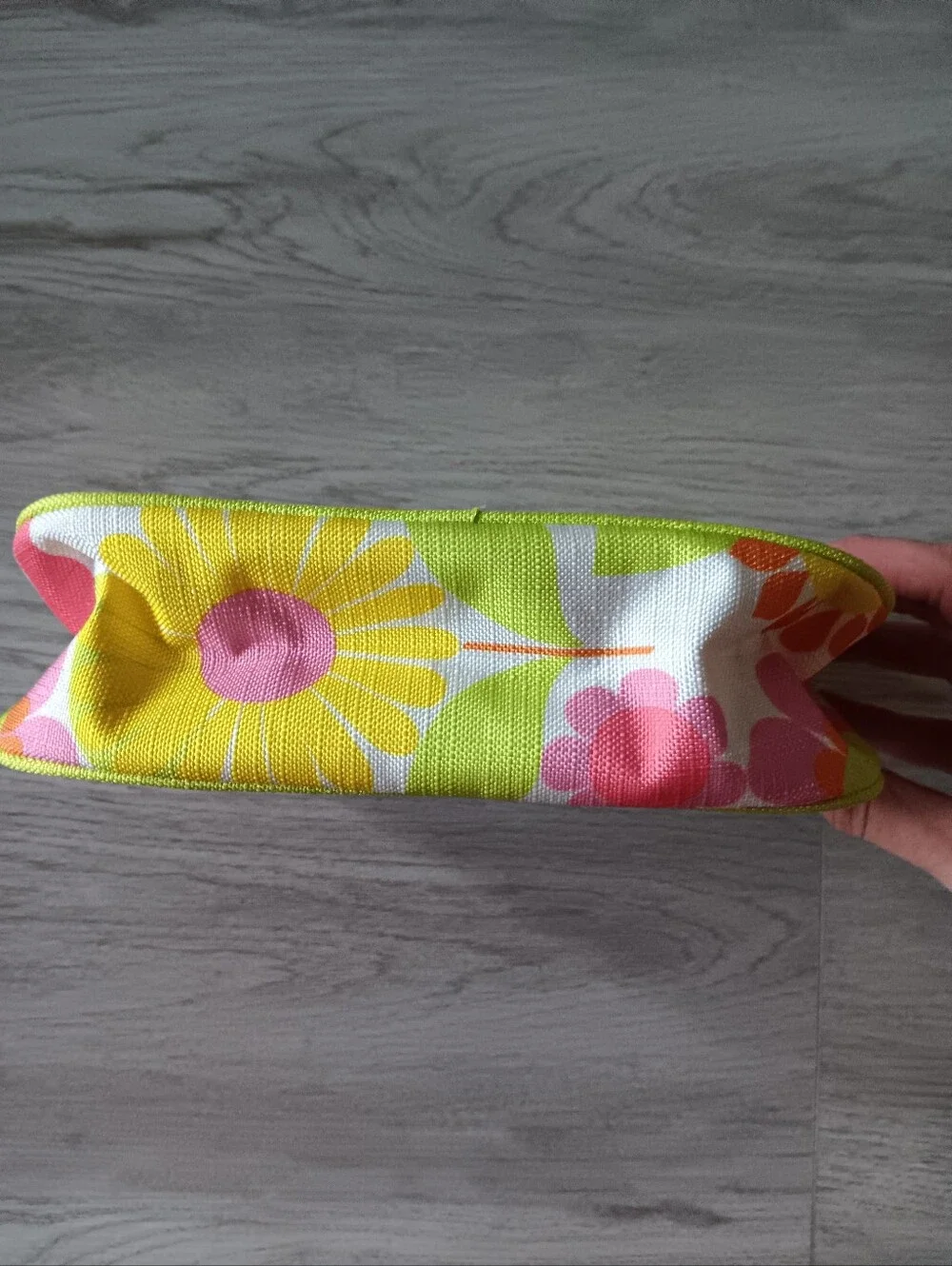 Clinique Floral Daisy Travel Cosmetics Makeup Bag 8 Inch Yellow Green Pink Retro